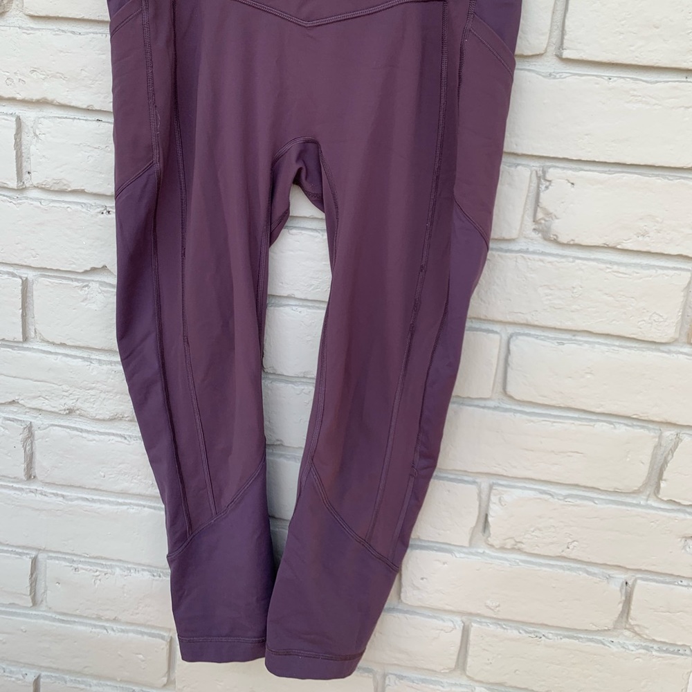 Dusty purple cropped LuluLemon leggings